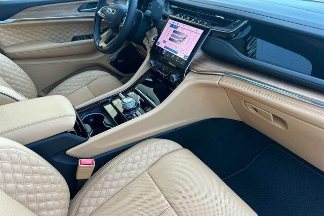 new 2025 Jeep Grand Cherokee car, priced at $68,805