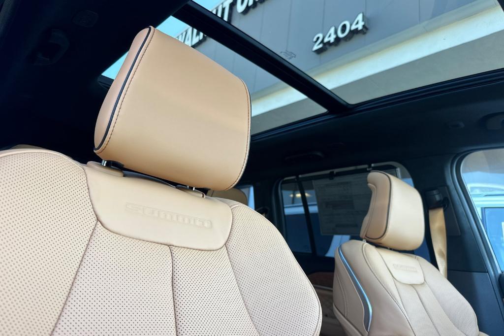 new 2025 Jeep Grand Cherokee car, priced at $65,305