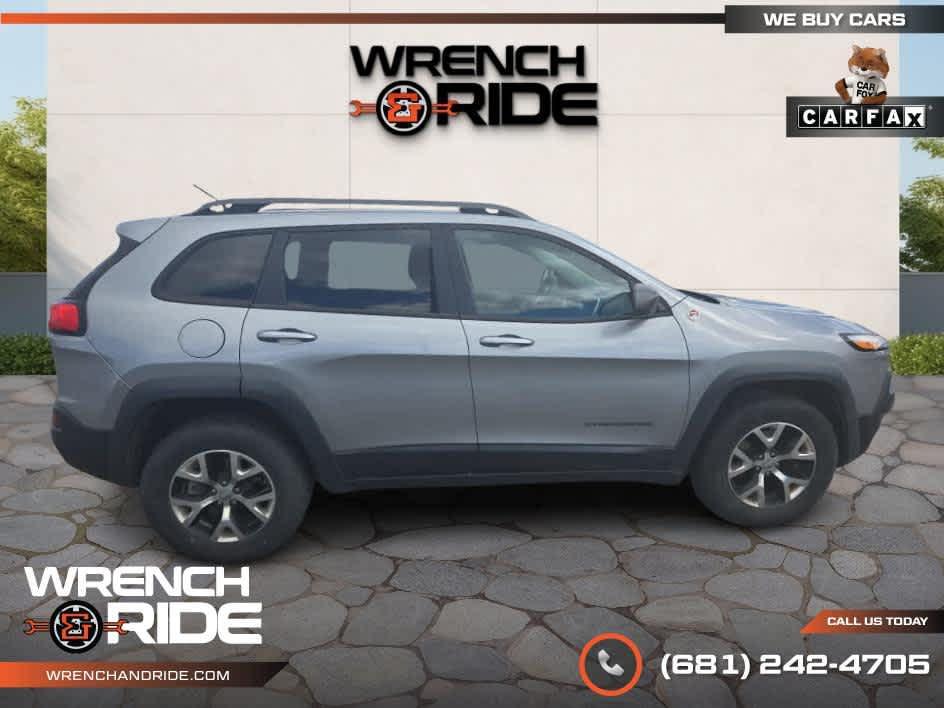 used 2015 Jeep Cherokee car, priced at $7,885