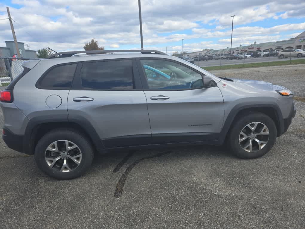 used 2015 Jeep Cherokee car, priced at $7,885