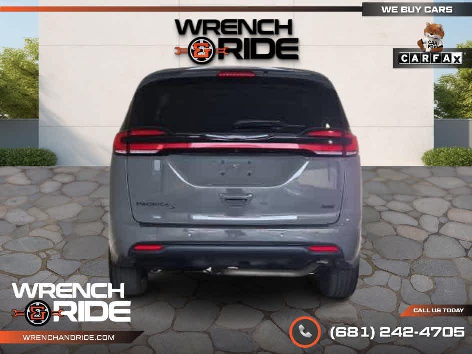 used 2022 Chrysler Pacifica car, priced at $23,485