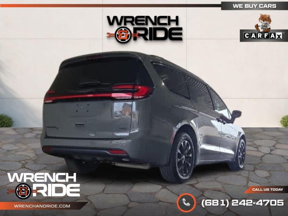 used 2022 Chrysler Pacifica car, priced at $23,485