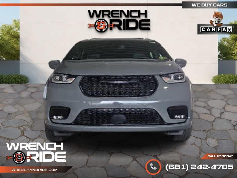 used 2022 Chrysler Pacifica car, priced at $23,485