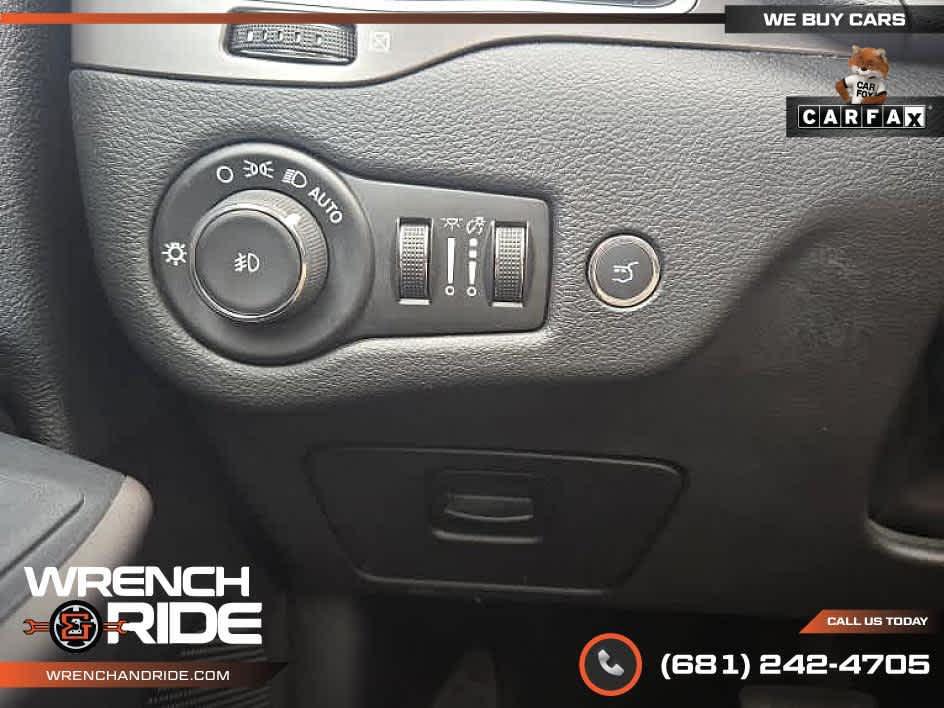 used 2019 Jeep Cherokee car, priced at $13,885