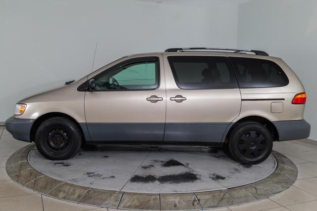 used 2000 Toyota Sienna car, priced at $3,795