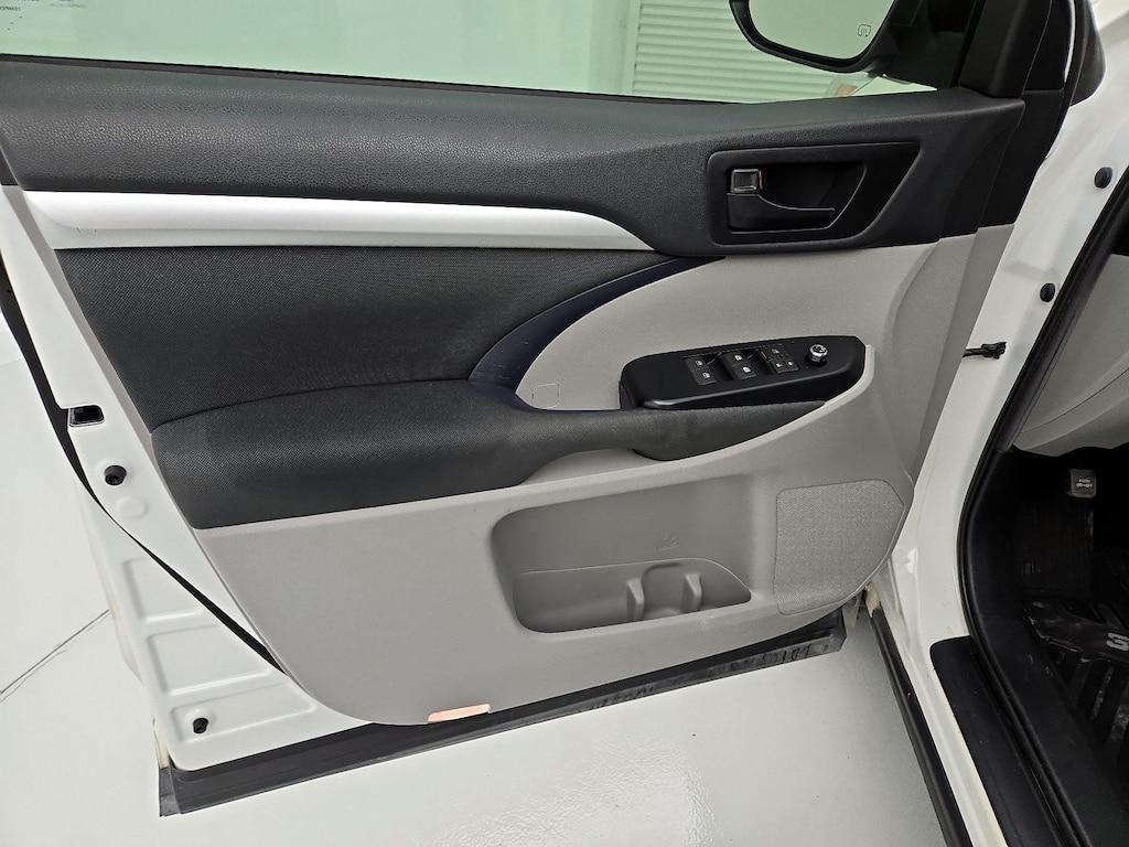 used 2019 Toyota Highlander car, priced at $22,998