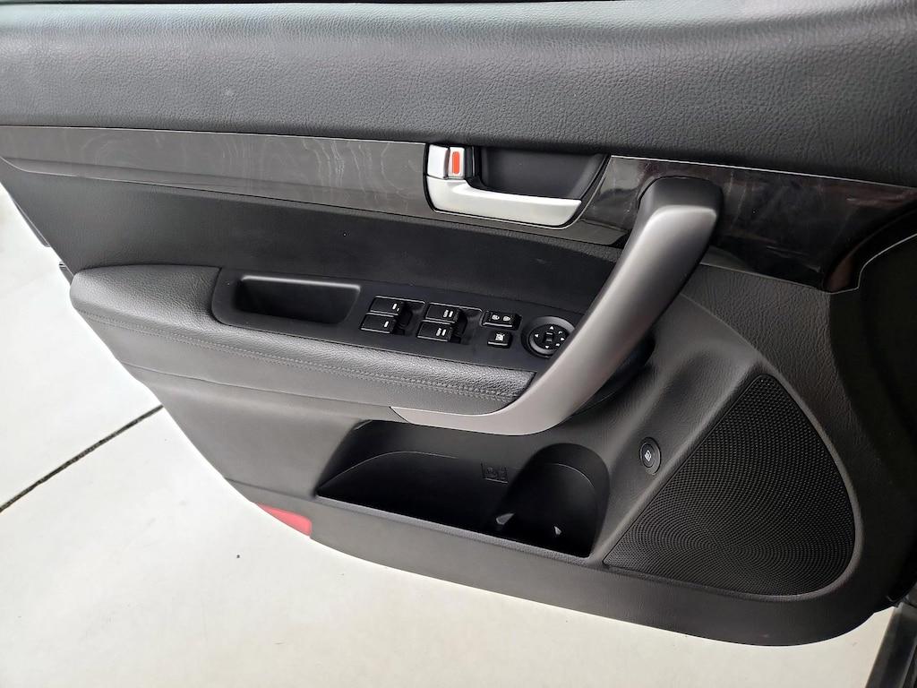 used 2015 Kia Sorento car, priced at $13,998