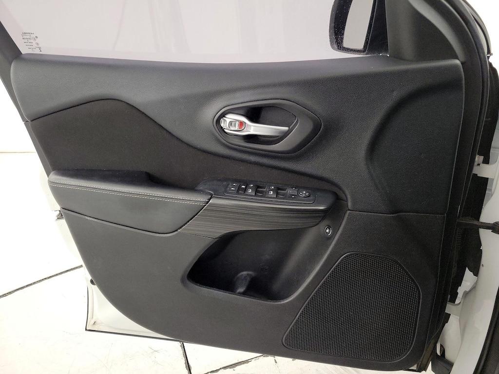 used 2016 Jeep Cherokee car, priced at $12,998