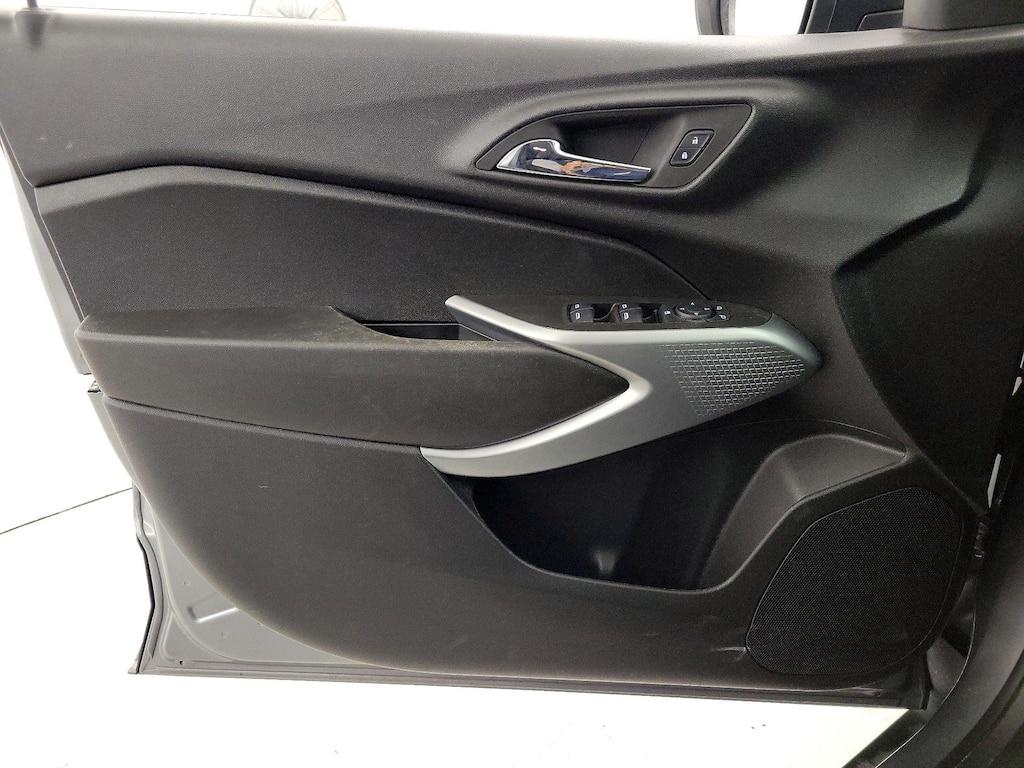 used 2025 Chevrolet Trax car, priced at $22,998