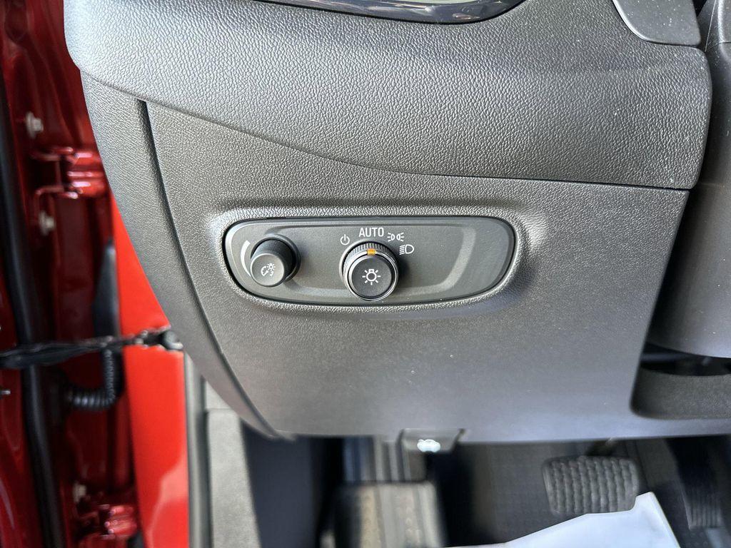 used 2023 Chevrolet Equinox car, priced at $28,954