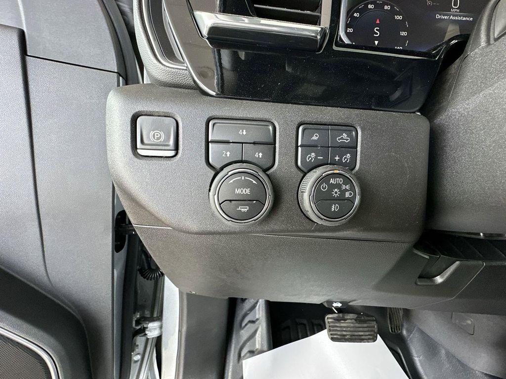 new 2025 Chevrolet Silverado 3500 car, priced at $76,658