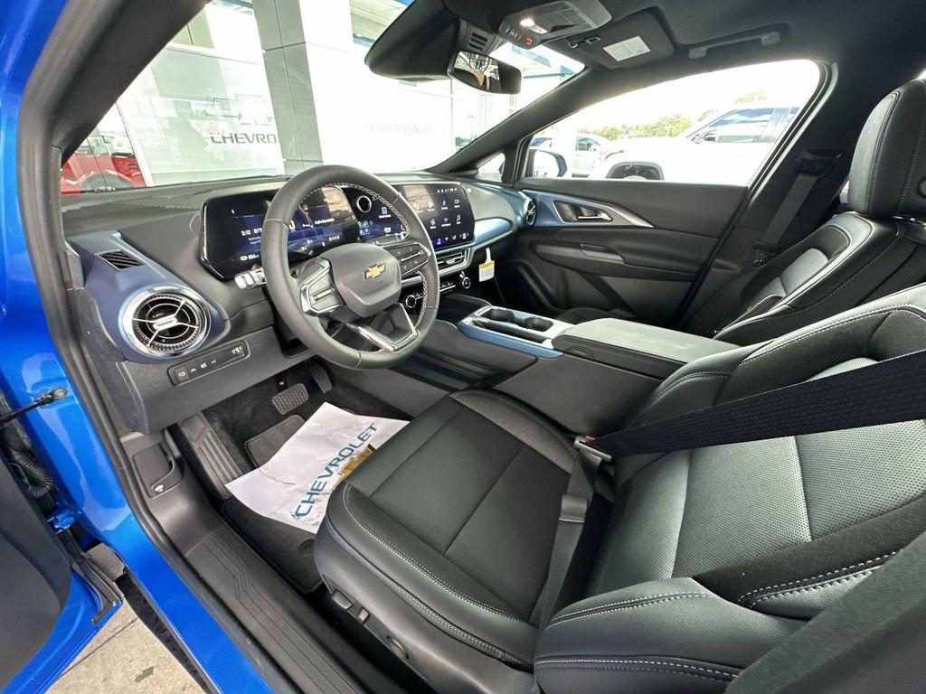 new 2025 Chevrolet Equinox EV car, priced at $37,985
