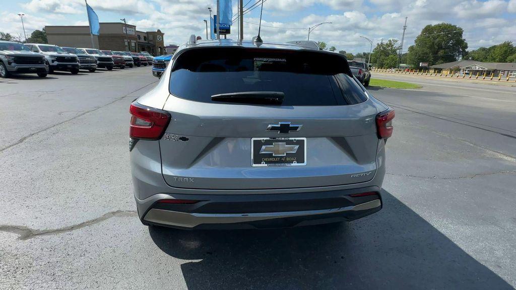 new 2025 Chevrolet Trax car, priced at $27,285