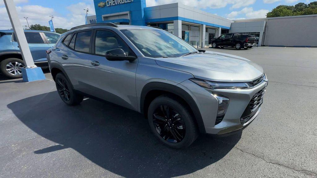 new 2025 Chevrolet Trax car, priced at $27,285