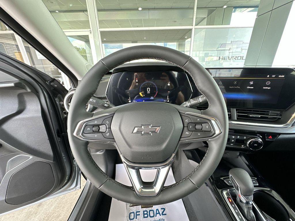 new 2025 Chevrolet Trax car, priced at $27,285