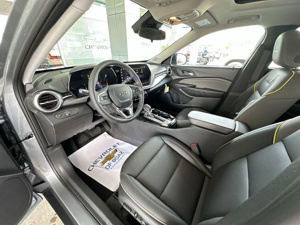 new 2025 Chevrolet Trax car, priced at $27,285