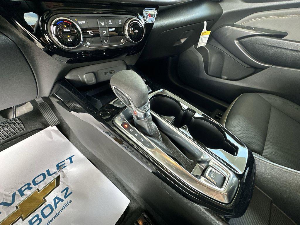 new 2025 Chevrolet Trax car, priced at $27,285