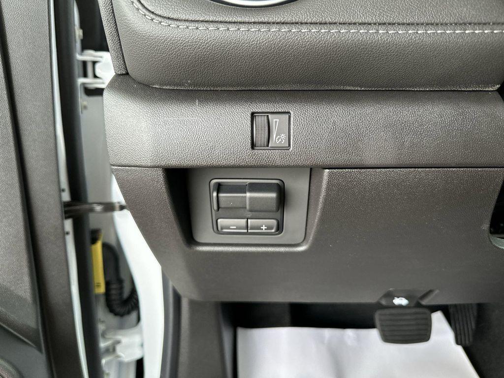 new 2025 Chevrolet Colorado car, priced at $35,189