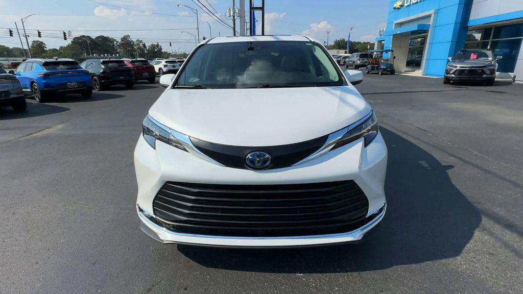 used 2024 Toyota Sienna car, priced at $46,550