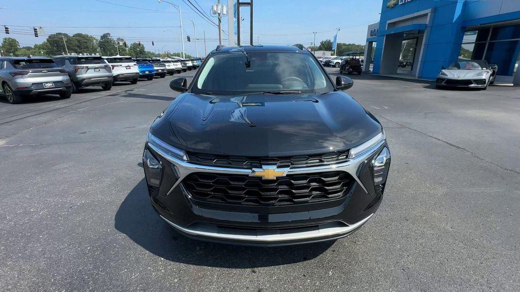 new 2025 Chevrolet Trax car, priced at $25,225