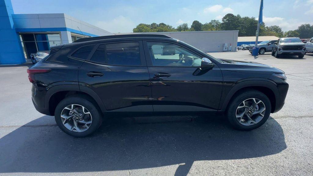 new 2025 Chevrolet Trax car, priced at $25,225