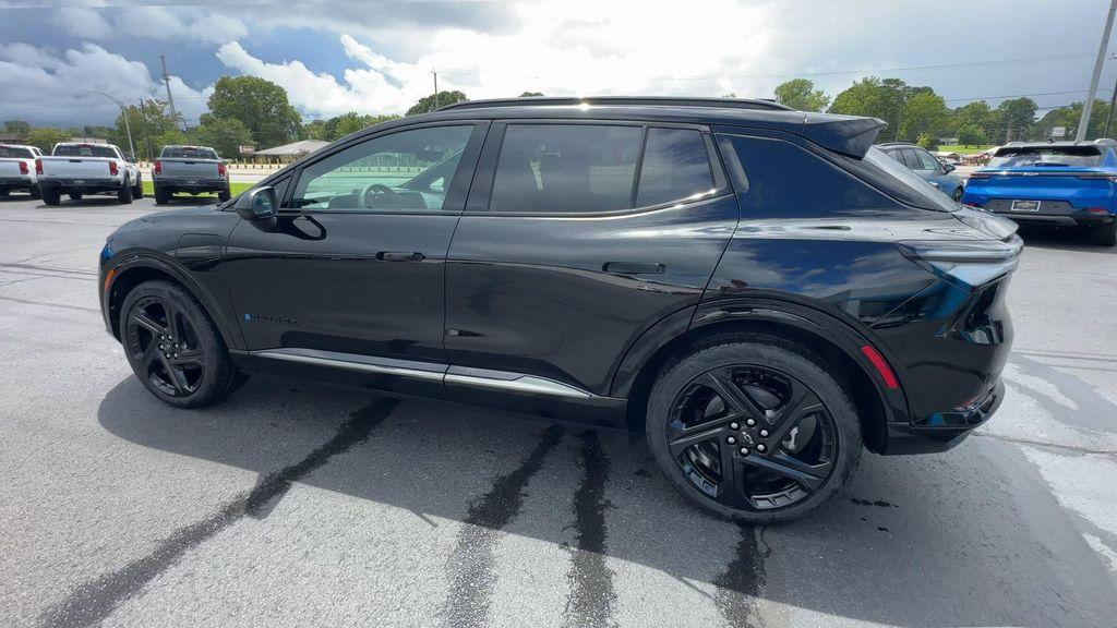 new 2025 Chevrolet Equinox EV car, priced at $41,185