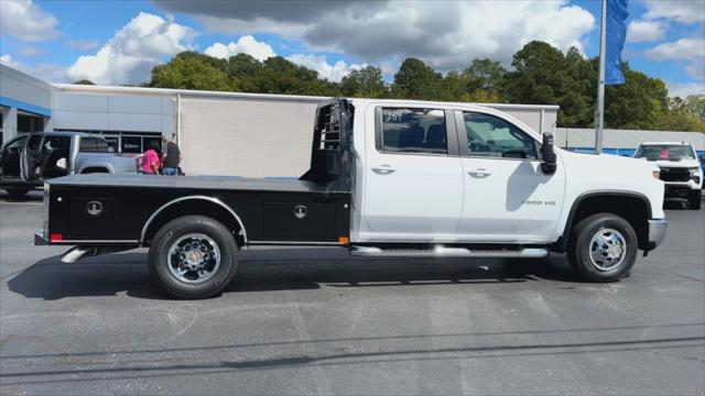 new 2025 Chevrolet Silverado 3500 car, priced at $75,158