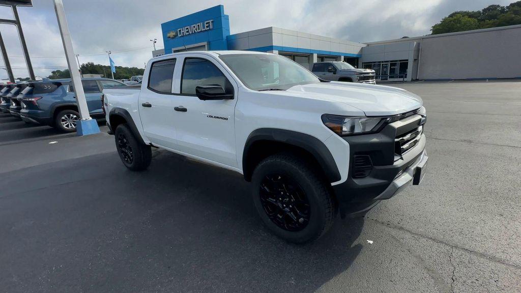 new 2026 Chevrolet Colorado car, priced at $44,095
