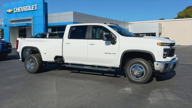 new 2025 Chevrolet Silverado 3500 car, priced at $72,183