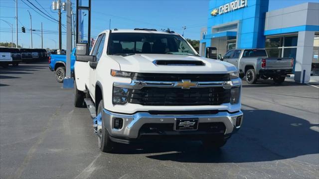 new 2025 Chevrolet Silverado 3500 car, priced at $72,183