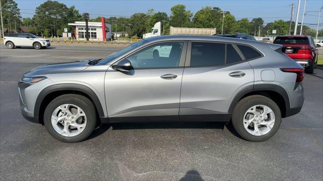 new 2025 Chevrolet Trax car, priced at $22,590