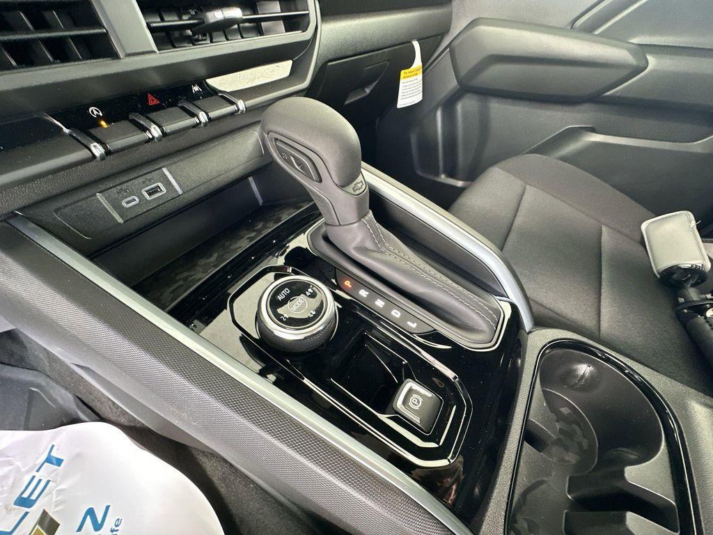 new 2025 Chevrolet Colorado car, priced at $40,634