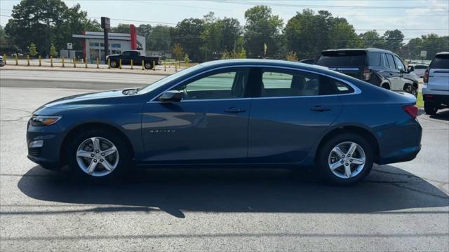 new 2025 Chevrolet Malibu car, priced at $25,624