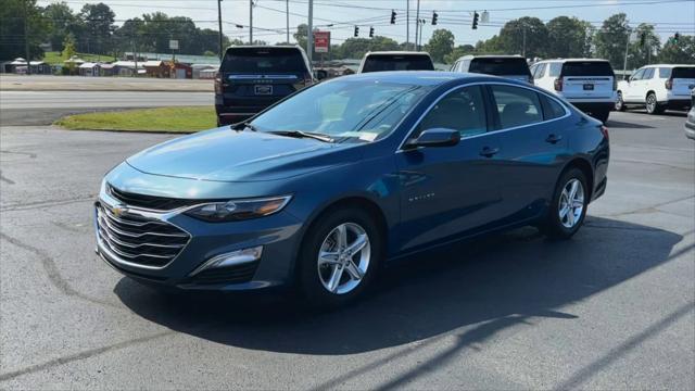 new 2025 Chevrolet Malibu car, priced at $25,624