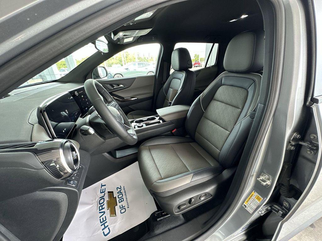 new 2026 Chevrolet Equinox car, priced at $30,889