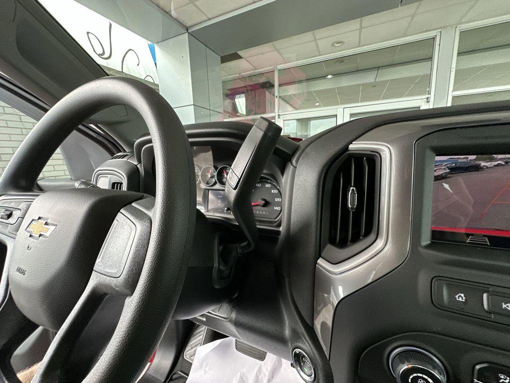 new 2025 Chevrolet Silverado 1500 car, priced at $39,998