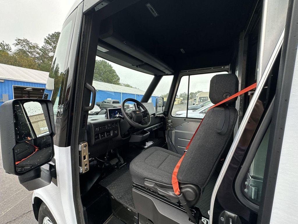 new 2025 Chevrolet BrightDrop 400 car, priced at $45,261