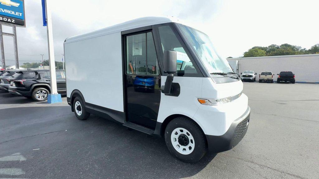new 2025 Chevrolet BrightDrop 400 car, priced at $45,261