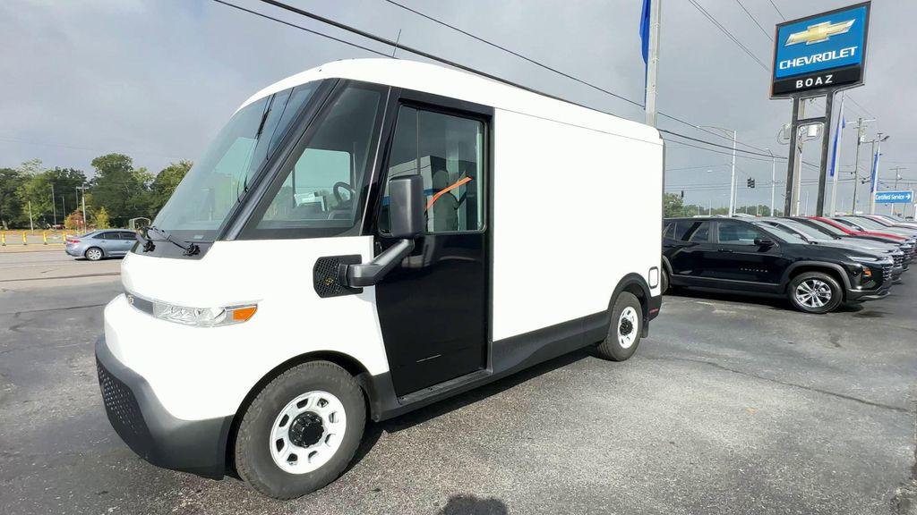 new 2025 Chevrolet BrightDrop 400 car, priced at $45,261