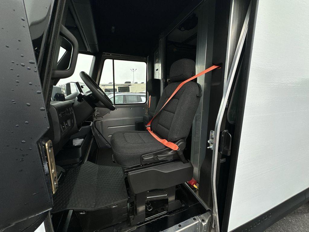 new 2025 Chevrolet BrightDrop 400 car, priced at $45,261