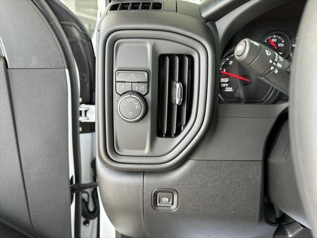 new 2025 Chevrolet Silverado 1500 car, priced at $39,998