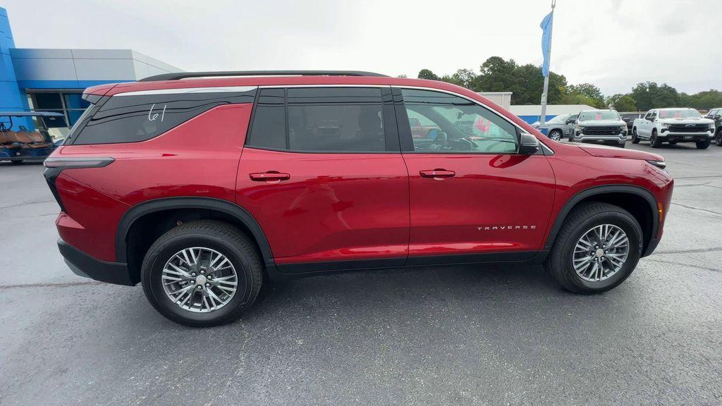 new 2026 Chevrolet Traverse car, priced at $43,880