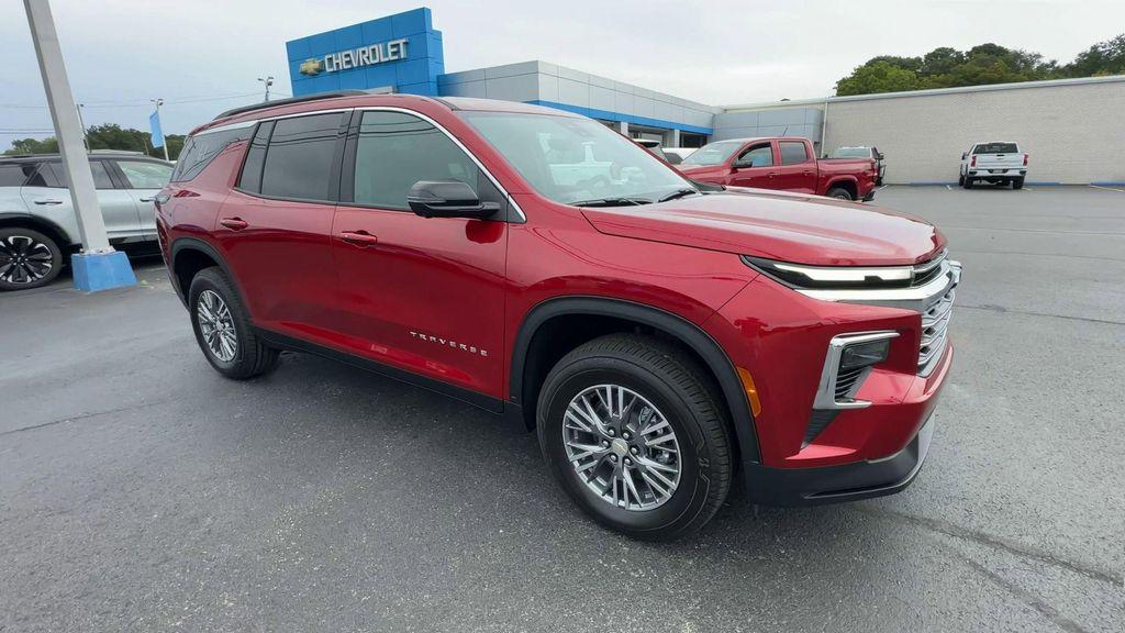 new 2026 Chevrolet Traverse car, priced at $43,880