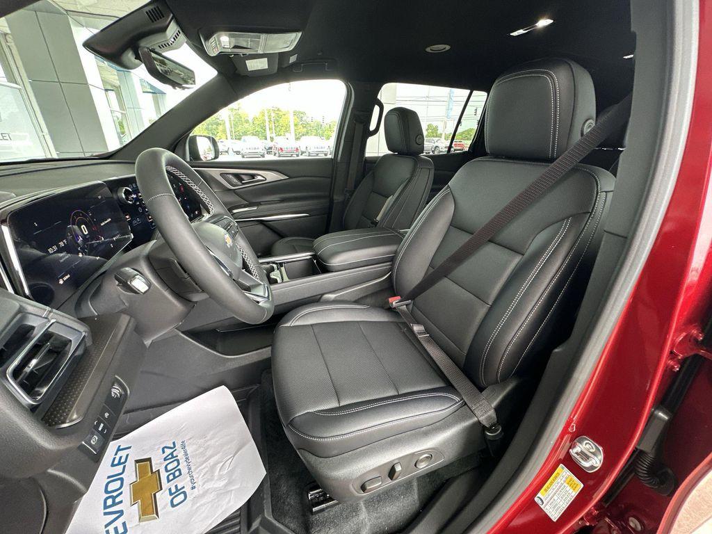 new 2026 Chevrolet Traverse car, priced at $43,880