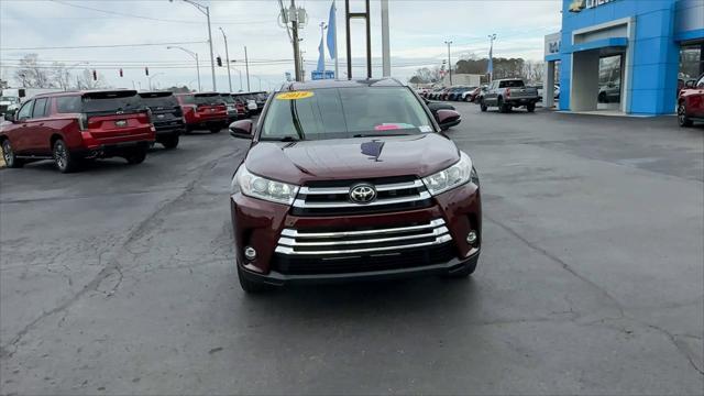 used 2019 Toyota Highlander car, priced at $27,980