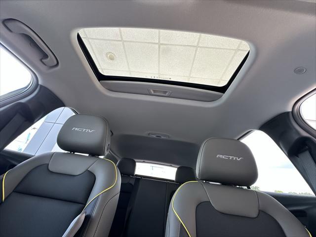 new 2025 Chevrolet Trax car, priced at $27,325
