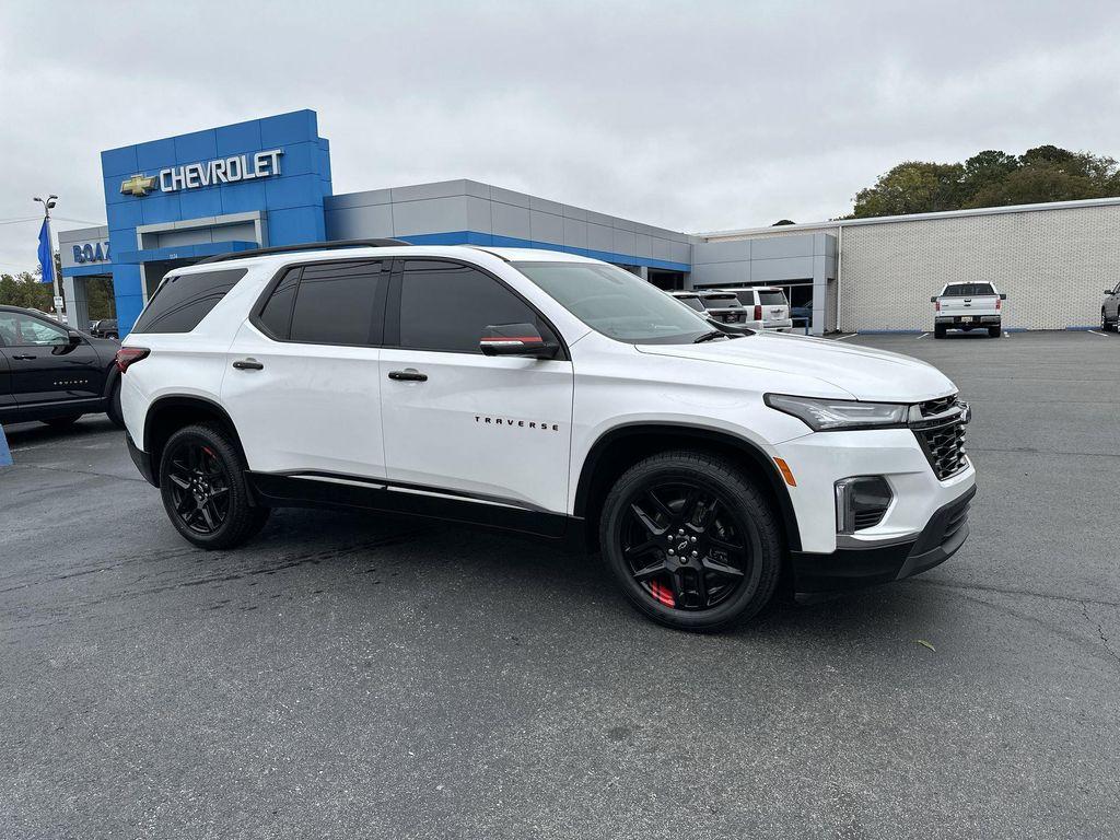 used 2022 Chevrolet Traverse car, priced at $27,525