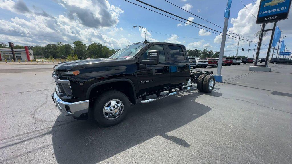 new 2025 Chevrolet Silverado 3500 car, priced at $66,113