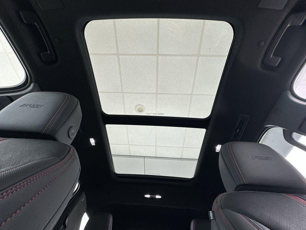 new 2026 Chevrolet Traverse car, priced at $58,255