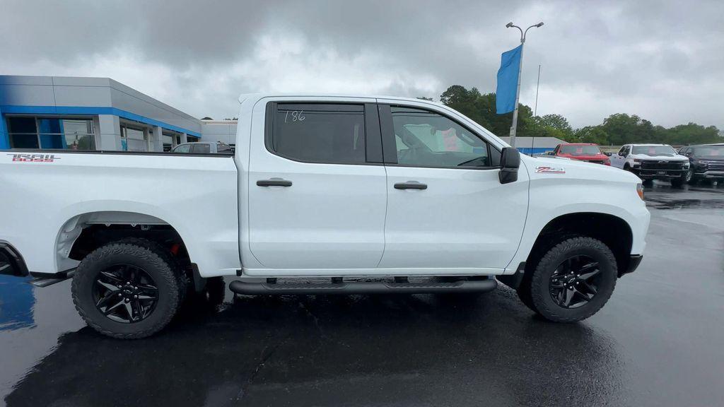 new 2025 Chevrolet Silverado 1500 car, priced at $43,998